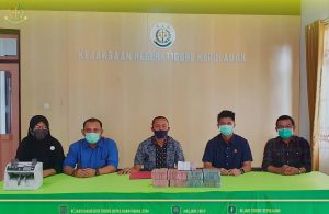 Kejari Resmi Terima Uang Penyalahguaan Anggaran Di DLH 