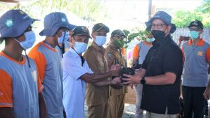 Harita Nickel dan Unkhair Tanam 3.000 Pohon Mangrove