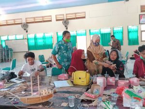 Empat Puluh Peserta Usaha Mikro Tikep Ikuti Pelatihan Kerajinan Pelepah Pisang