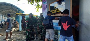 Prajurit TNI Genjar Edukasi Masyarakat Ternate
