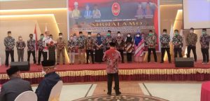 Kukuhkan Sibualamo Ternate, AGK : Semua Berpotensi Jadi Gubernur Malut