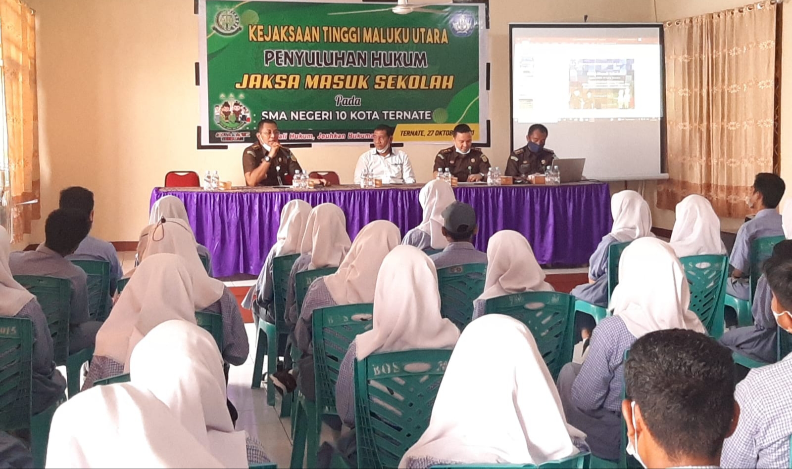 Penyuluhan hukum oleh Kejati Malut di SMA Negeri 10 Kota Ternate. (Istimewa)