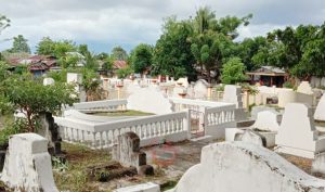 Pagar Kuburan di Ternate Dibangun Miliaran Rupiah