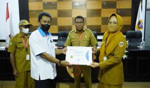 Dukcapil Sabet Penghargaan Pelayanan Publik Terbaik Dari Ombudsman