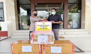 HARITA Nickel Serahkan Ribuan Masker dan Alat Antigen ke Polda Malut