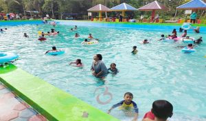 Kades Oba Sulap Kolam Renang Pakai Dana Desa, Dipuji Sekjen Kemendes