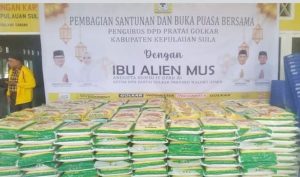 Partai Golkar Berbagai Beras ke Janda dan Fakir Miskin