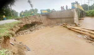 Banjir Kepung Kota Sanana, Warga Terancam, BPBD Koordinasi