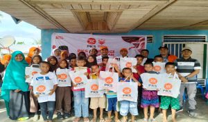 PKS Malut Berbagi Alat Sekolah Jelang HUT RI