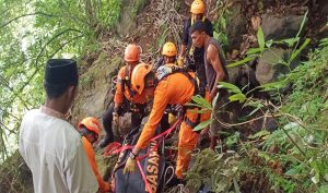 Bersama Warga, Jasad Korban Diterkam Buaya Tolire Berhasil Dievakuasi