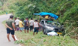 Pick-up Terbalik, Satu Penumpang Patah Kaki, Satu Meninggal Dunia