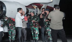 Pangdam Pattimura Sambut Presiden Jokowi di Ternate