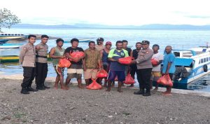 Dampak BBM, Polsek Pulau Makian Gelar Bakti Sosial