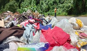 DLH Cuek Sampah Menumpuk Bau Busuk
