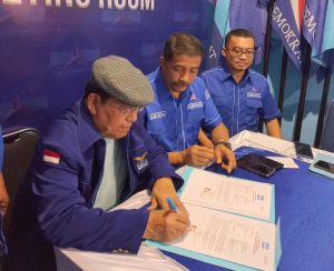 Mantan Gubernur Malut Bacaleg
