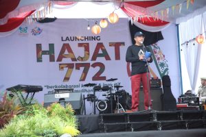Serahkan Armada Sampah Warnai Launching HAJAT