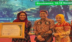 Kemendes Berikan Penghargaan ke Bupati Sula