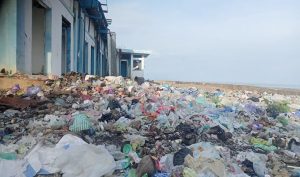Bekas Pasar Basanohi Jadi Lumbung Sampah