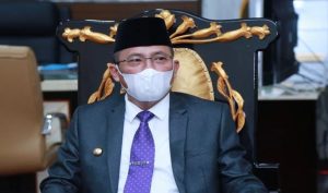 Tak Dipaksa Lurah “Terbang” ke Bali