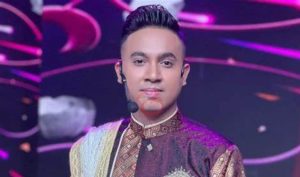 Akhir Tahun, Gunawan Hibur Warga Guraping Tikep