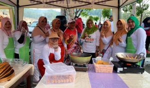Dinas Ketpang Sula Latih Buat Kue Dari Pangan Lokal