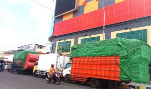 Depan Plaza Gamalama Ternate Jadi Lokasi Parkir Liar