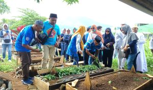 Kuburan Para Guru di Ziarah Alumni SMPN 4 Ternate