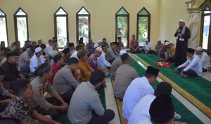 Wali Kota Tidore Juma’at Bersama Personil Polresta