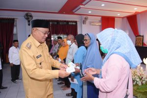 Sebanyak 126 Mustahiq Di Empat Kecamatan Terima ZIS