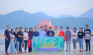 Berkat Ramadhan, Pemuda Gereja Ayam Ternate dan IMM Berbagi Takjil