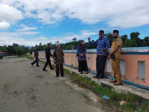 Wakil Bupati Sula Kunjungi Korban Banjir