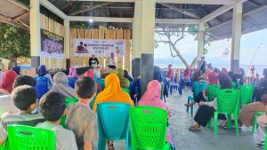 Warga Moti Ternate Dapat Edukasi Pembuatan Minyak Kelapa