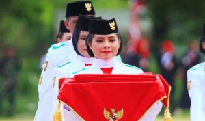 Sempat Ragu, Putri Cs Berhasil Kibarkan Merah Putih di Bumi Halmahera Barat