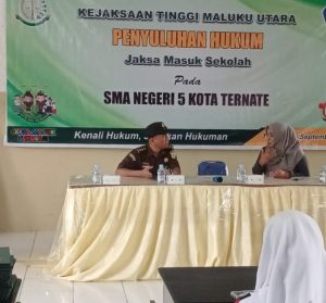 Kejati Malut Beri Edukasi Dampak Hukum Penyalahgunaan Narkotika dan Medsos di SMA 5 Ternate