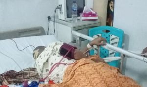 Buruh Gerobak di Ternate Ini Butuh Biaya Pasca Anaknya Dioperasi