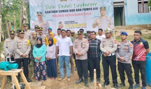 Kapolres Sula Serahkan Bantuan Program Polri Peduli Lingkungan