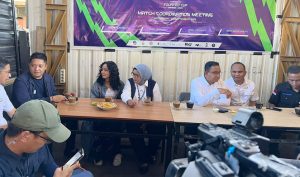 Momen Bersejarah Capres Anies Bersama Istri Ngopi di Cafe Jarod Ternate