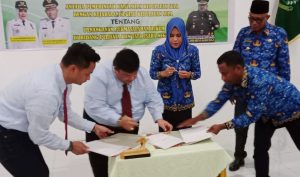 Dorong Supremasi Hukum, Bupati Sula dan Kejari Teken MoU