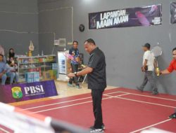Meriahkan HUT RI, Walikota Tidore Buka Turnamen Bulutangkis Main Aman Sport
