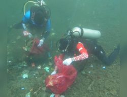 Polairud Polda Malut Ikut Coastal Cleanup di Bastiong Ternate