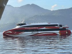 Warga Guraping Tolak KM Expres Cantika Berlabuh di Pelabuhan Darko