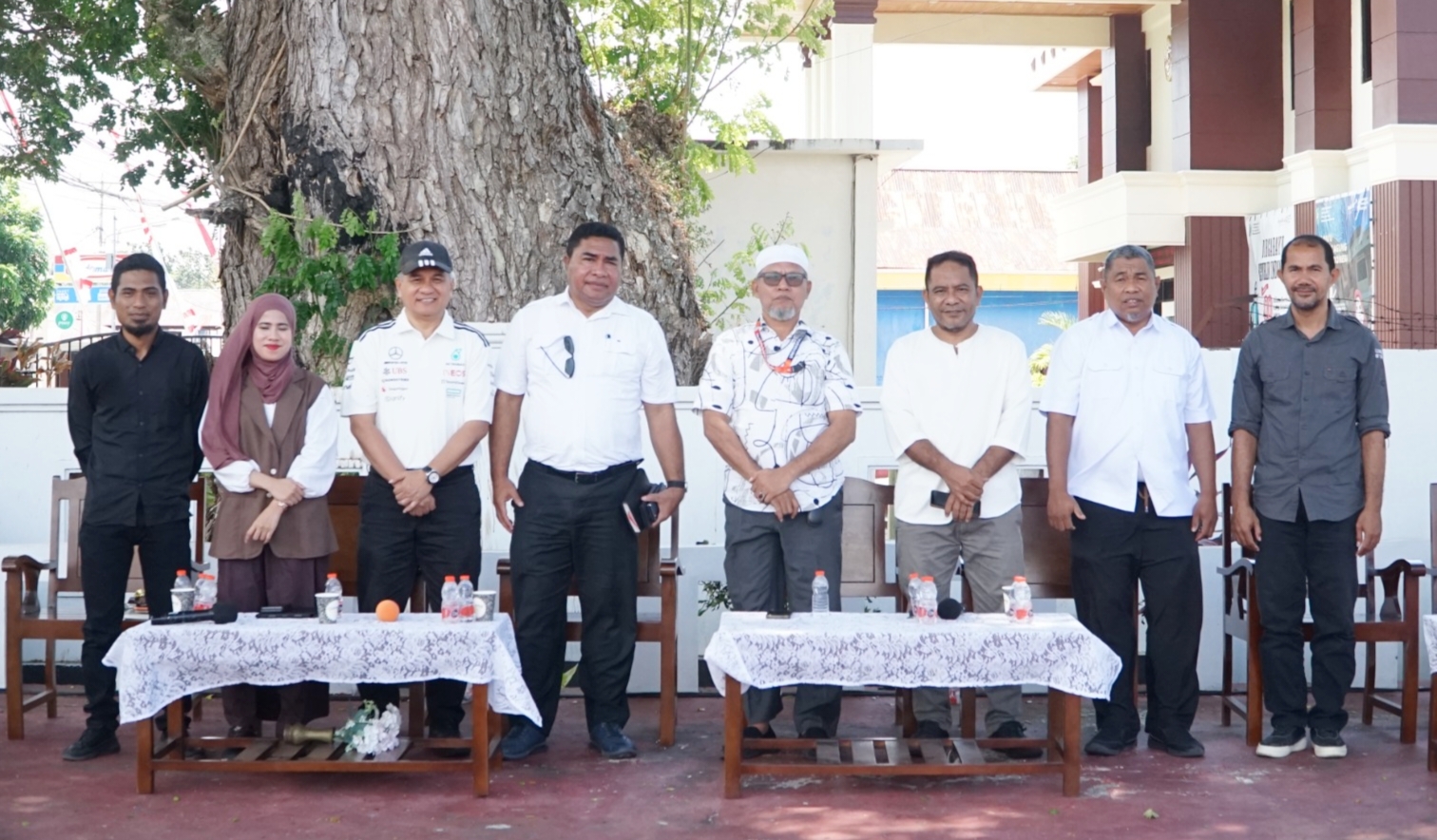Pose Bersama para pemantik farum Diskusi Kwatak Bacarita Sesi II