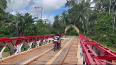 Bangun Jembatan MPP, Polda Malut dan Jajaran Mudahkan Akses Warga Antar Desa