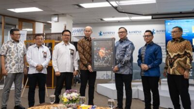 Luncurkan Buku, Harita Nickel Abadikan Keindahan Laut Pesisir Barat Pulau Obi